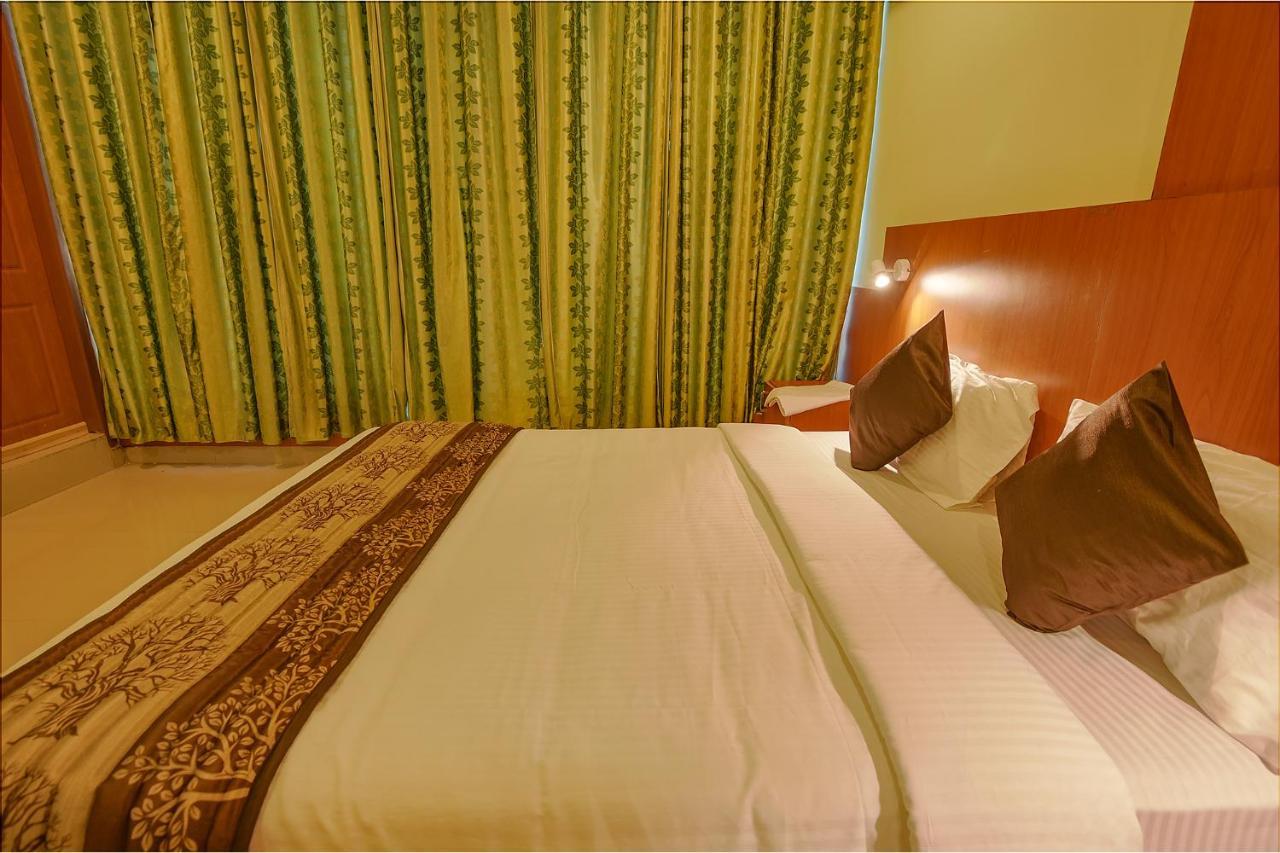 Fabhotel The Btm Palace - Btm Layout Bangalore Exterior photo